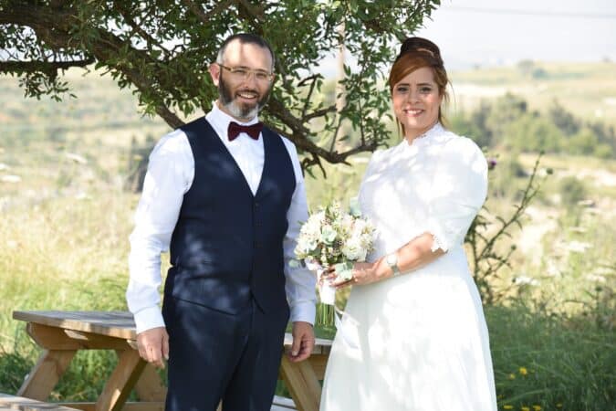 אורטל ופיני ביום חתונתם -